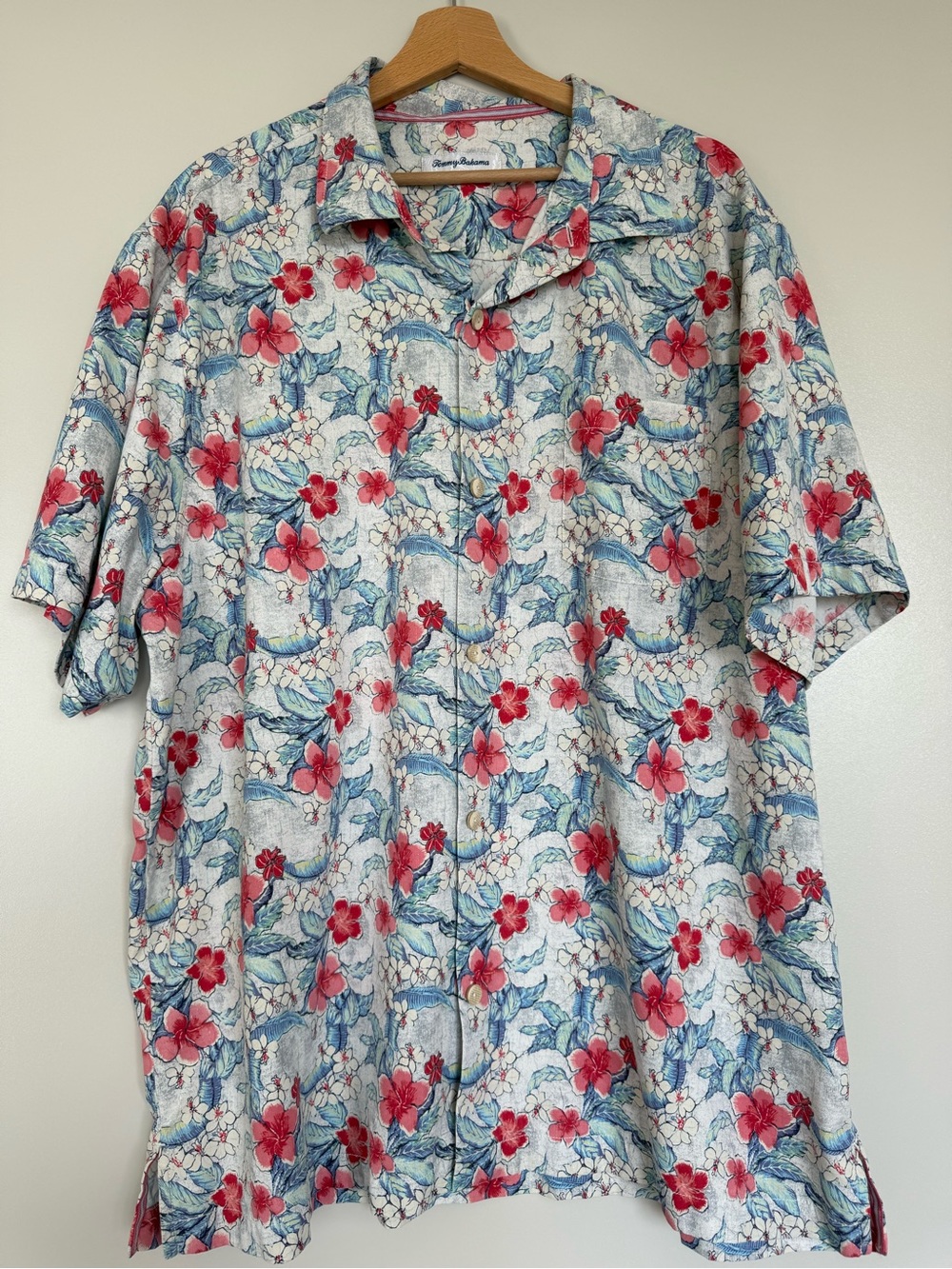 Tommy Bahama 70% silk Floral print